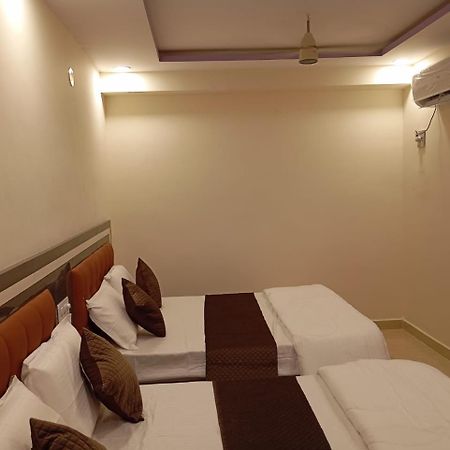 Aadya Inn New Luxury Hotel Tirupati Exterior foto