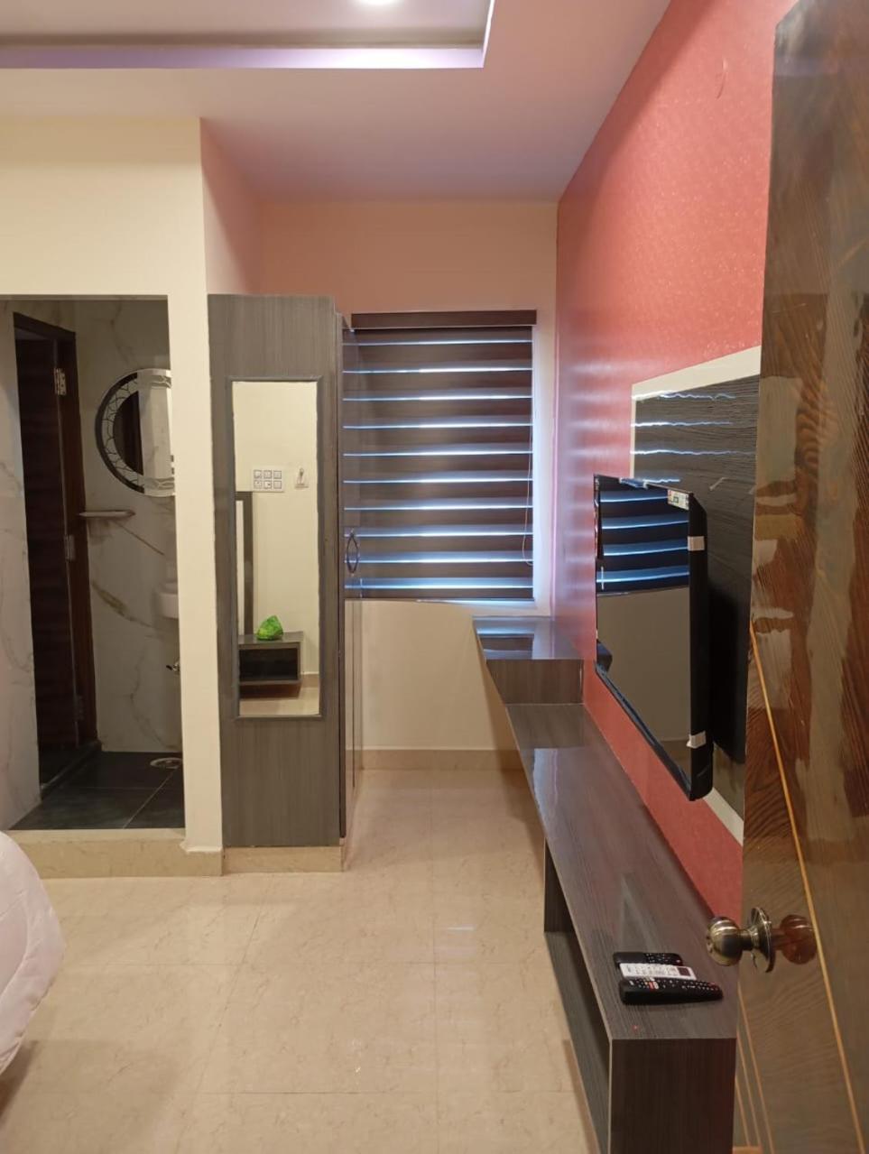 Aadya Inn New Luxury Hotel Tirupati Exterior foto