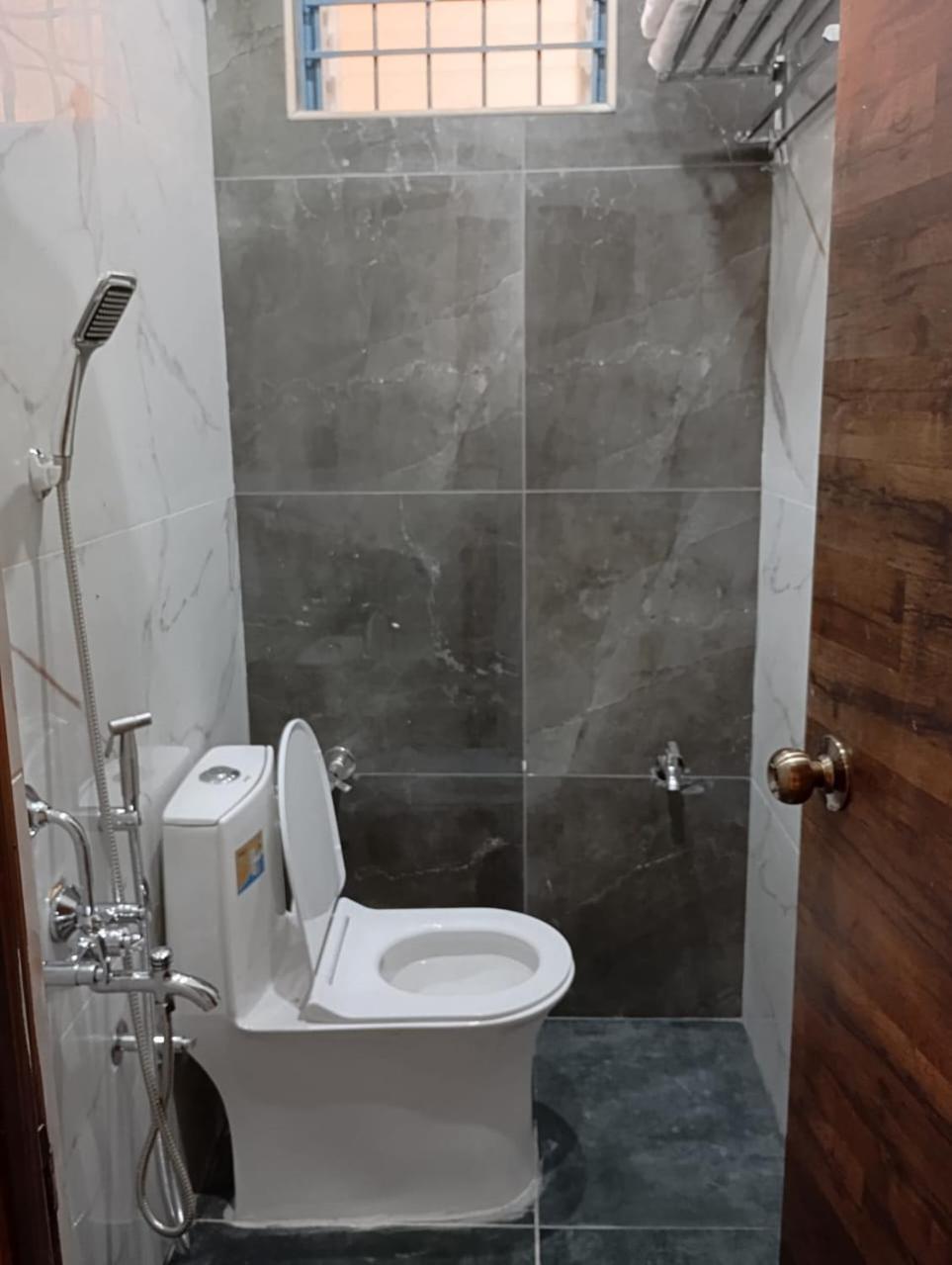 Aadya Inn New Luxury Hotel Tirupati Exterior foto