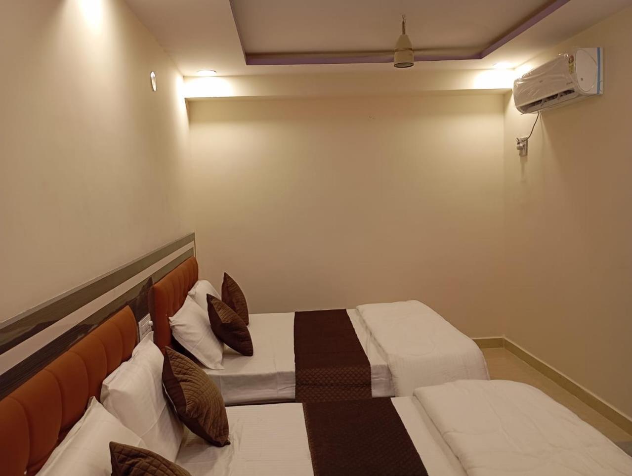 Aadya Inn New Luxury Hotel Tirupati Exterior foto