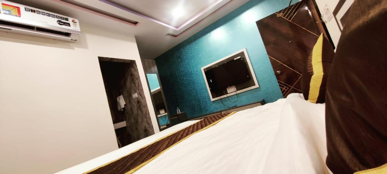 Aadya Inn New Luxury Hotel Tirupati Exterior foto